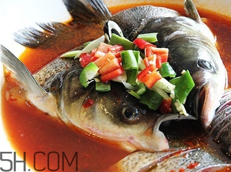 胖頭魚吃什么？胖頭魚怎么殺