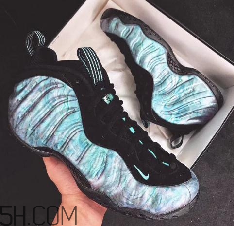 nike air foamposite one鮑魚噴實物什么樣？