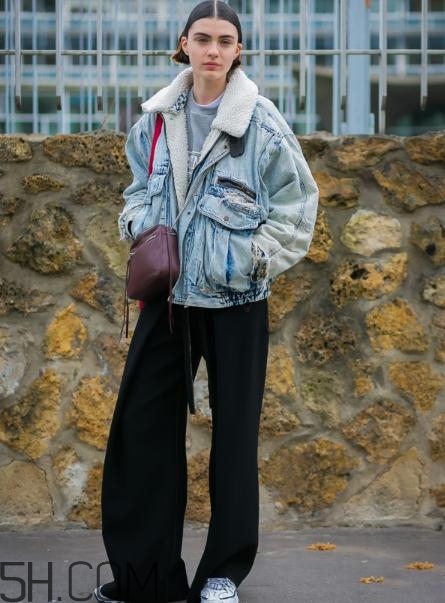 肩寬的女生冬天怎么穿？肩寬的女生冬天穿搭技巧