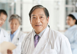 甲亢跟心臟有關(guān)系嗎？甲亢跟嗓子啞有關(guān)系嗎？