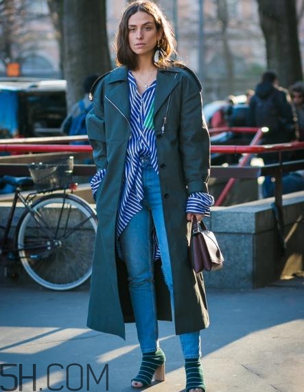 胸大的人適合穿什么衣服？胸大的女生穿什么衣服好看？