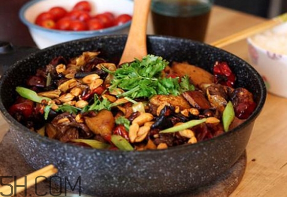 麻辣香鍋底料怎么做？冒菜和麻辣香鍋有什么區(qū)別