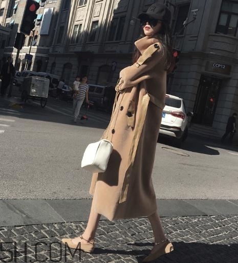 羊剪絨和羽絨服哪個好？羊剪絨大衣和羽絨服哪個保暖？