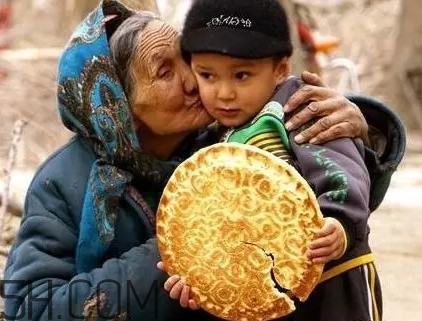 馕有營養(yǎng)嗎？維族人吃馕為啥要分開吃