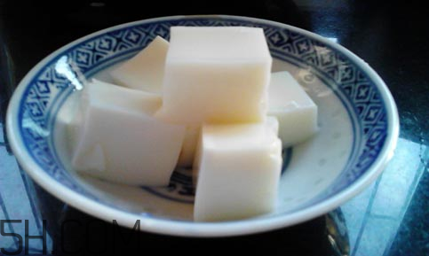 喝純牛奶喝多少合適？牛奶凍怎么做好吃？