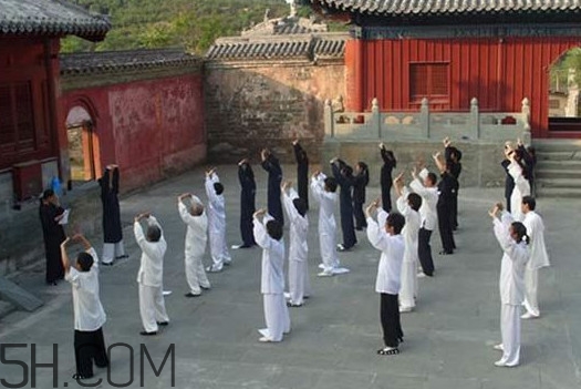 八段錦不適合什么人？八段錦的功效與作用