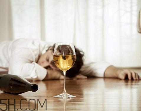 喝酒會(huì)得痔瘡嗎？喝酒痔瘡犯了怎么辦？