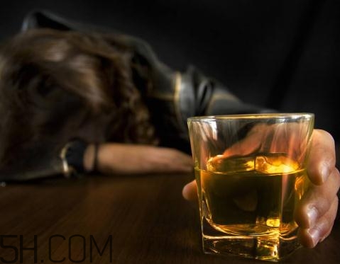 喝酒能延長射精時(shí)間嗎？喝酒可以延長性生活嗎？