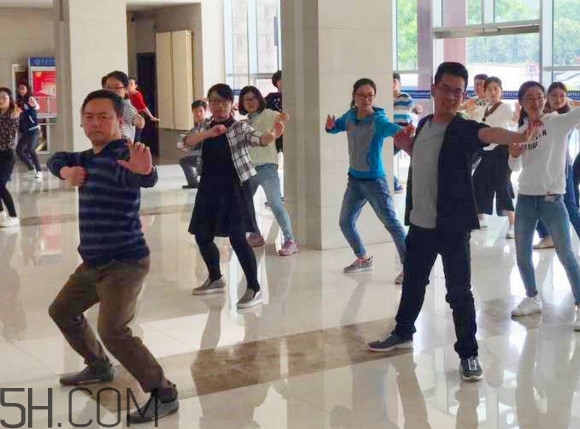 八段錦不適合什么人？八段錦的功效與作用