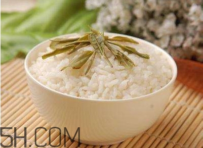 茶葉水煮飯有什么好處？茶葉水怎么煮飯