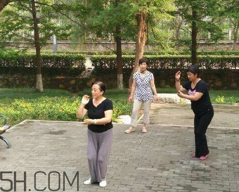 八段錦能治什么病？太極拳八段錦五禽戲哪一種最好