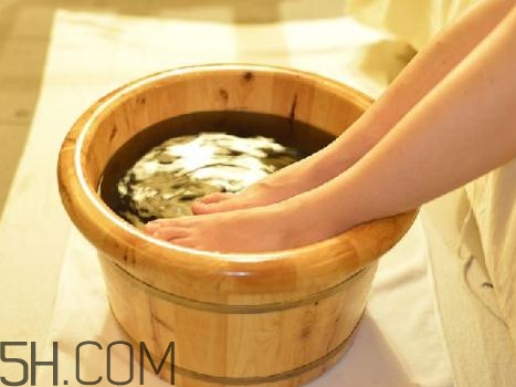 關(guān)節(jié)炎能泡溫泉嗎？關(guān)節(jié)炎能用熱水泡嗎？