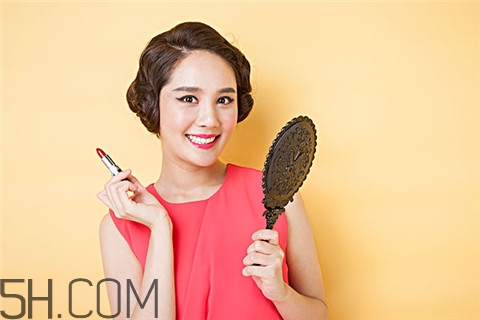 烤瓷牙為什么會出臭味？烤瓷牙為什么那么貴？