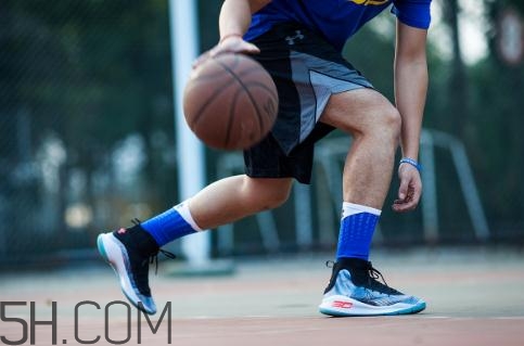under armour curry 4實(shí)戰(zhàn)測(cè)評(píng)怎么樣？