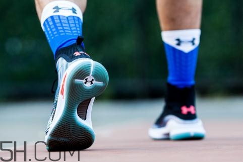 under armour curry 4實(shí)戰(zhàn)測(cè)評(píng)怎么樣？
