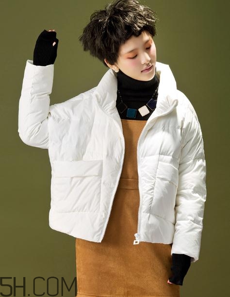 白色羽絨服發(fā)黃怎么洗白？白色羽絨服染色怎么能去掉？