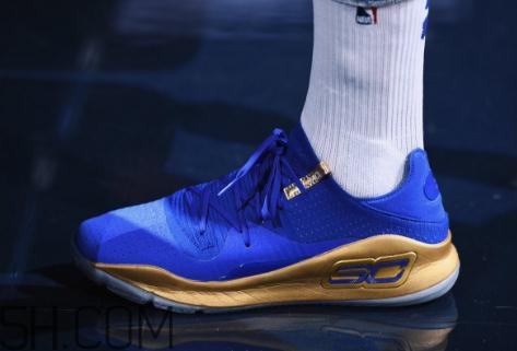 under armour curry 4 low勇士隊(duì)藍(lán)金配色會(huì)發(fā)售嗎？
