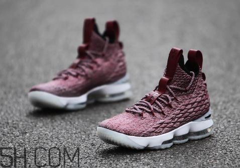 nike lebron 15 wine紅酒配色發(fā)售時(shí)間_多少錢？