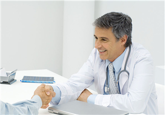 脂肪肝應(yīng)該少吃什么？脂肪肝應(yīng)該掛什么科？