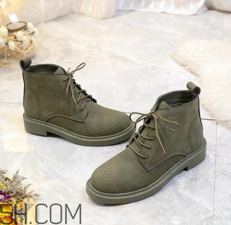 翻毛皮鞋弄上油怎么辦？翻毛皮鞋上的油漬怎么清洗？