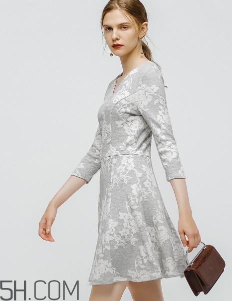 max co衣服貴嗎？max co衣服什么價(jià)位？