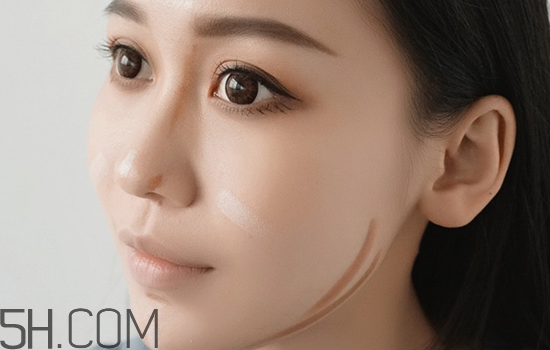 秋冬適合什么妝容？怎樣涂口紅好看？