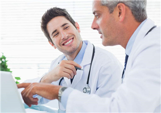 冠心病會引起頭暈嗎？冠心病會引起腳腫嗎？