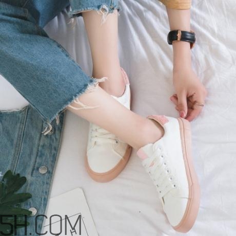 運(yùn)動(dòng)鞋勒腳怎么辦？運(yùn)動(dòng)鞋壓腳背怎么處理？