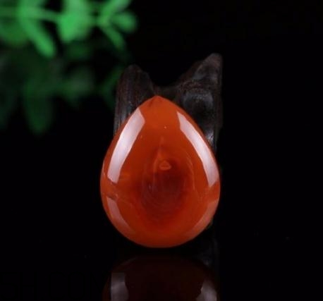 南紅瑪瑙可以泡水嗎？南紅瑪瑙能沾水嗎？