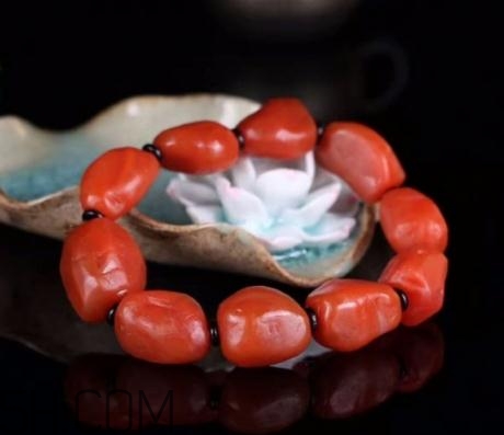 南紅瑪瑙會越戴越紅嗎？南紅瑪瑙會越戴越亮嗎？