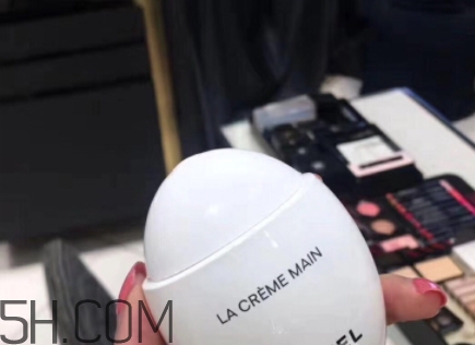 香奈兒la creme main護手霜怎么用？香奈兒鵝卵石護手霜評測