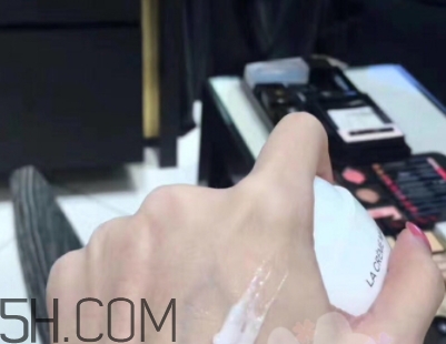 香奈兒la creme main護手霜怎么用？香奈兒鵝卵石護手霜評測
