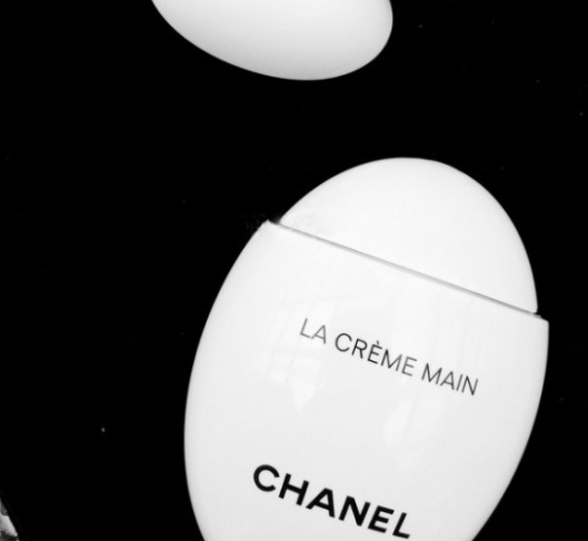 香奈兒la creme main護手霜怎么用？香奈兒鵝卵石護手霜評測
