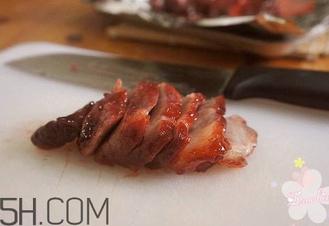 為什么叉燒是紅的？用微波爐如何做叉燒肉
