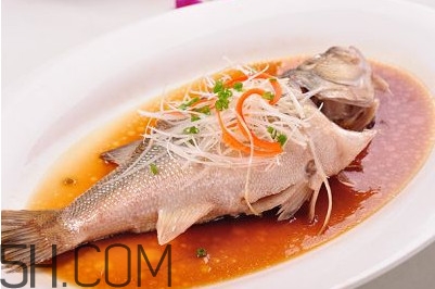鱸魚(yú)蒸幾分鐘最好？河鱸魚(yú)和海鱸魚(yú)的區(qū)別