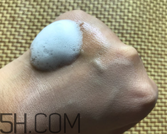 絲塔芙泡沫潔面乳怎么用？泡沫潔面乳用法