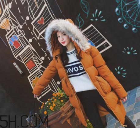 羽絨服用什么洗滌劑？洗羽絨服用洗衣粉還是洗衣液？