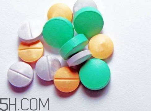 頭孢可以和甲硝銼一起吃嗎？頭孢可以和退燒藥一起吃嗎