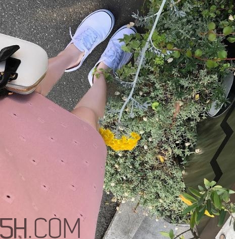 帆布鞋能光腳穿嗎？帆布鞋可以墊增高墊嗎？