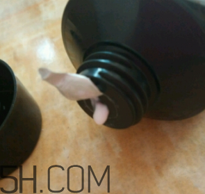 雅芳小黑裙香體乳怎么樣？雅芳小黑裙香體乳好用嗎？