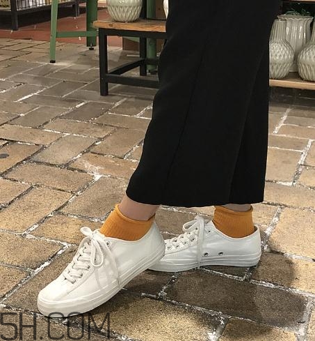 帆布鞋太硬怎么辦？帆布鞋太硬怎么軟化？
