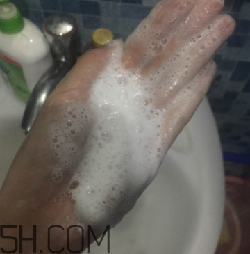 露得清綿密洗面奶怎么樣？露得清綿密洗面奶好用嗎？