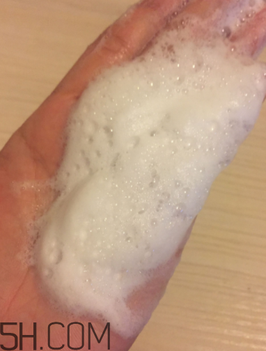 露得清綿密洗面奶怎么樣？露得清綿密洗面奶好用嗎？