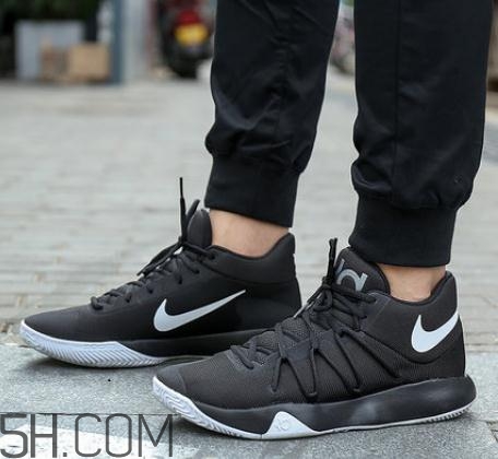 籃球鞋鞋底硬怎么辦？籃球鞋什么底最耐磨？