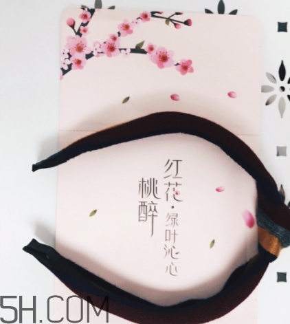素萃面膜怎么樣？素萃面膜有熒光劑激素嗎？