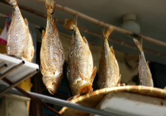 如何去除咸魚(yú)的腥味？咸魚(yú)一般要蒸多久時(shí)間