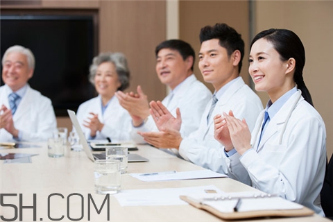白內(nèi)障能針灸嗎？白內(nèi)障能配眼鏡嗎？