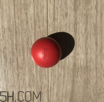 eos潤唇球好用嗎？eos潤唇球使用心得