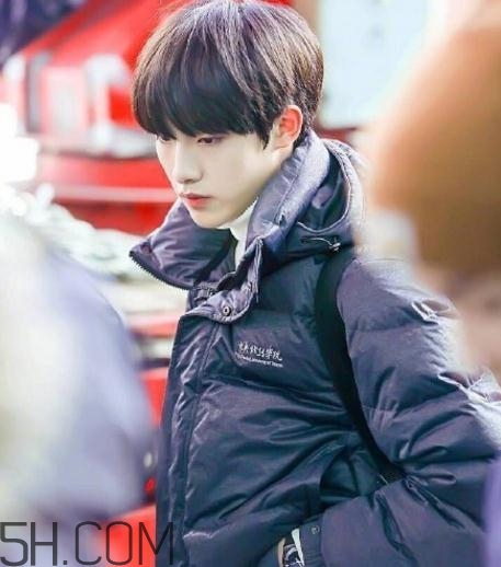 中戲羽絨服多少錢？中戲羽絨服怎么買？