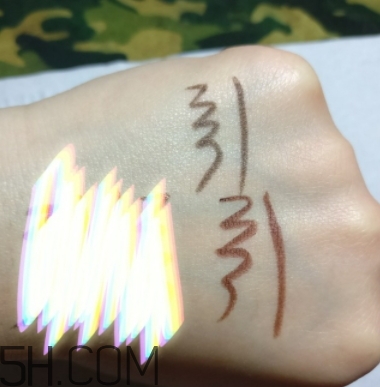稚優(yōu)泉眼線膠筆好用嗎？稚優(yōu)泉眼線膠筆和眼線液筆哪個好